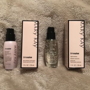 MARY KAY DAY & NIGHT SOLUTION